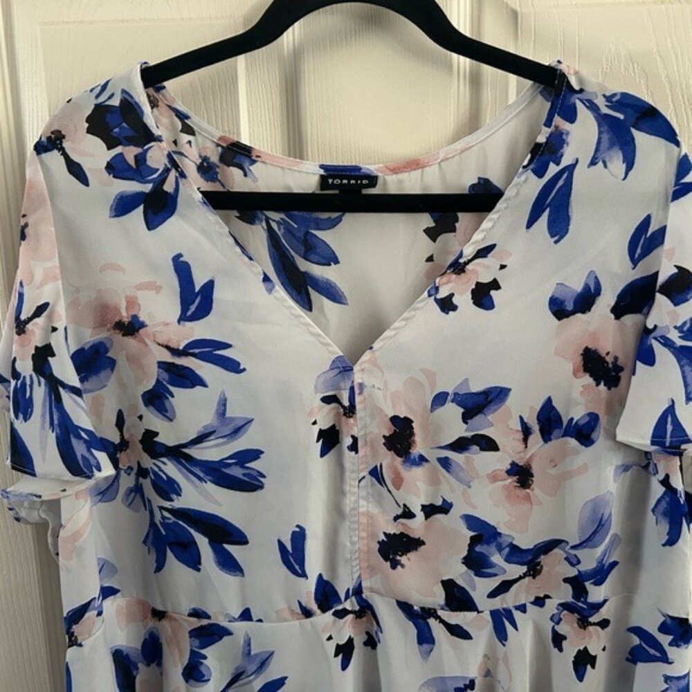 Torrid Floral Pink & Blue Semi-Sheer Peplum Blouse Sz 2X - Picture 3 of 15